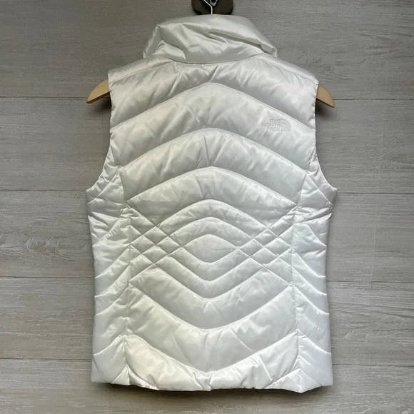 | The North Face | puffer vest. Size S. - Picture 3 of 3